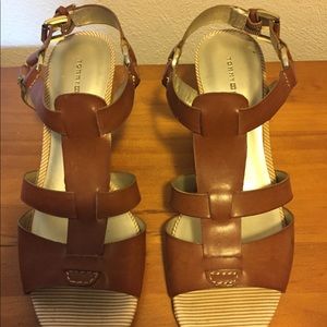 Women’s Tommy Hilfiger Sandal Brown Size 6 Medium